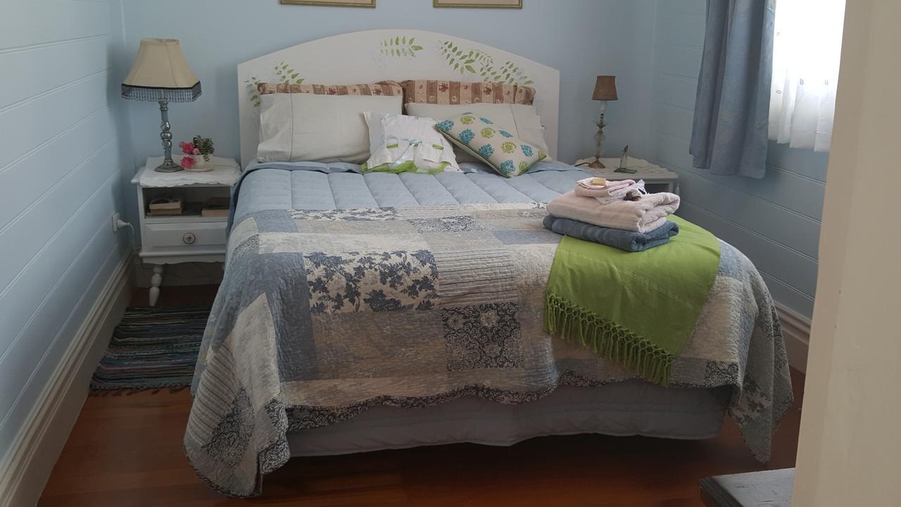 The Old Post Office Guesthouse B&BPaparoa エクステリア 写真