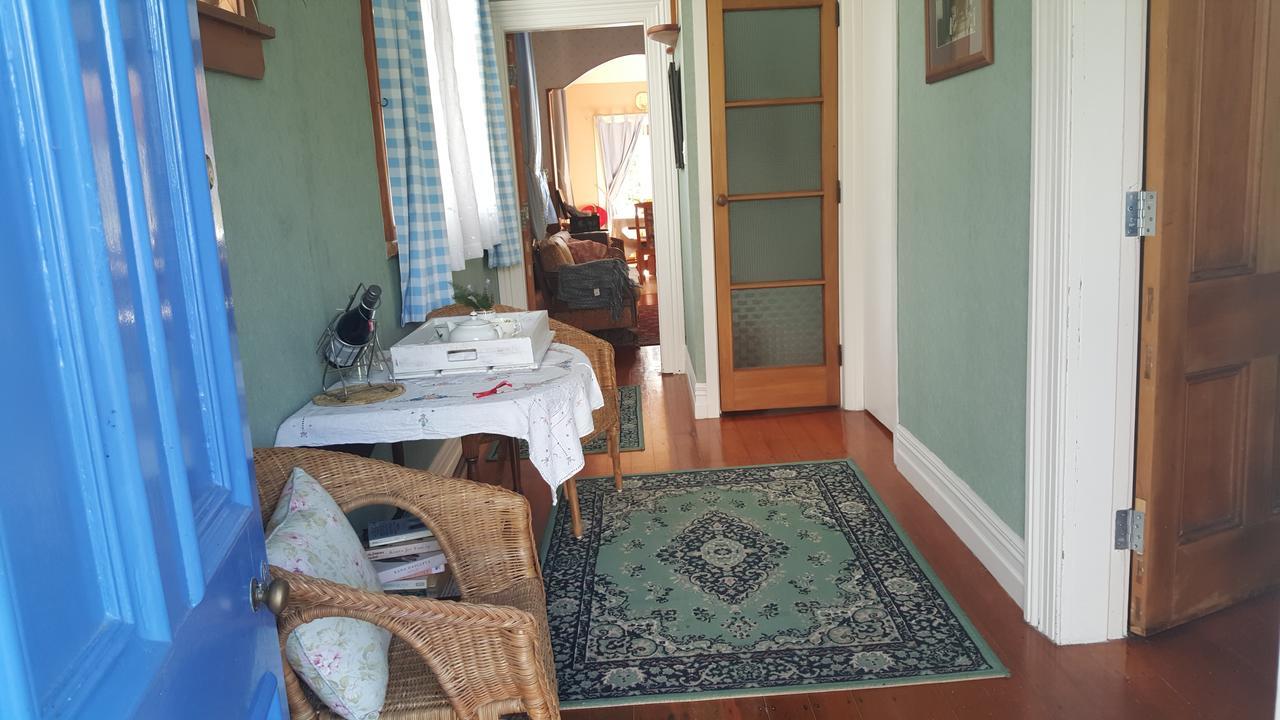 The Old Post Office Guesthouse B&BPaparoa エクステリア 写真