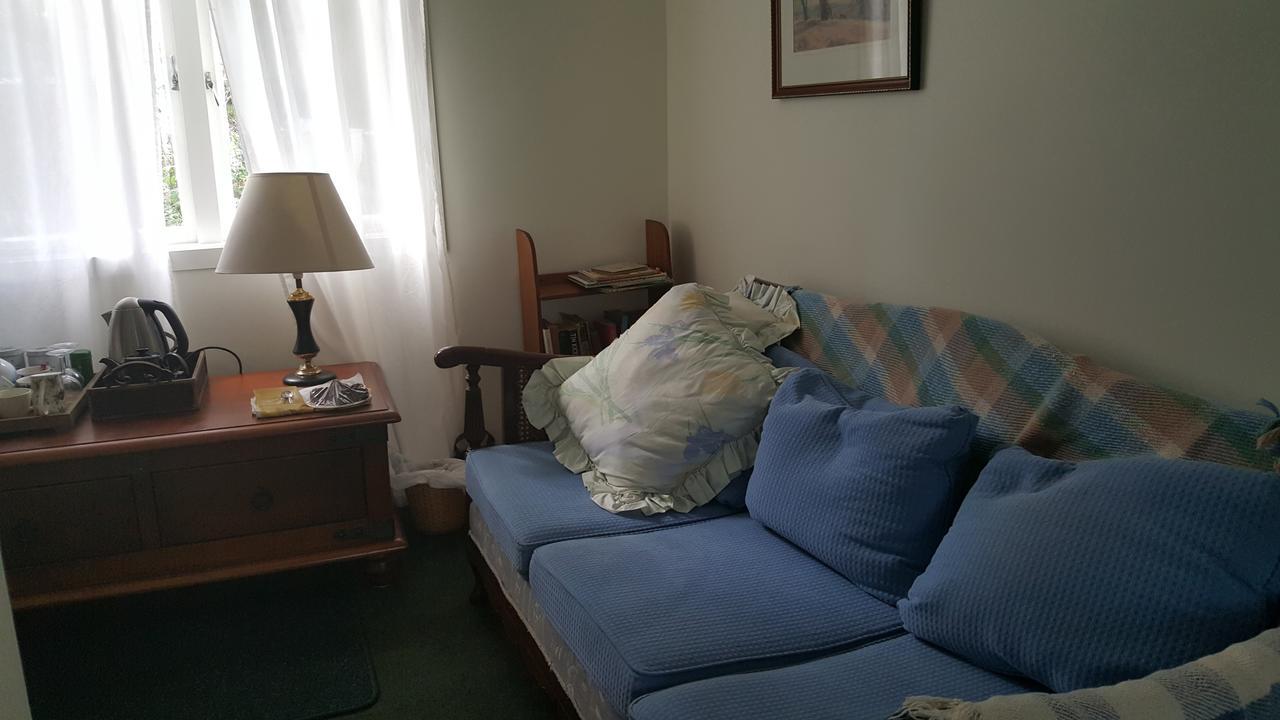 The Old Post Office Guesthouse B&BPaparoa エクステリア 写真
